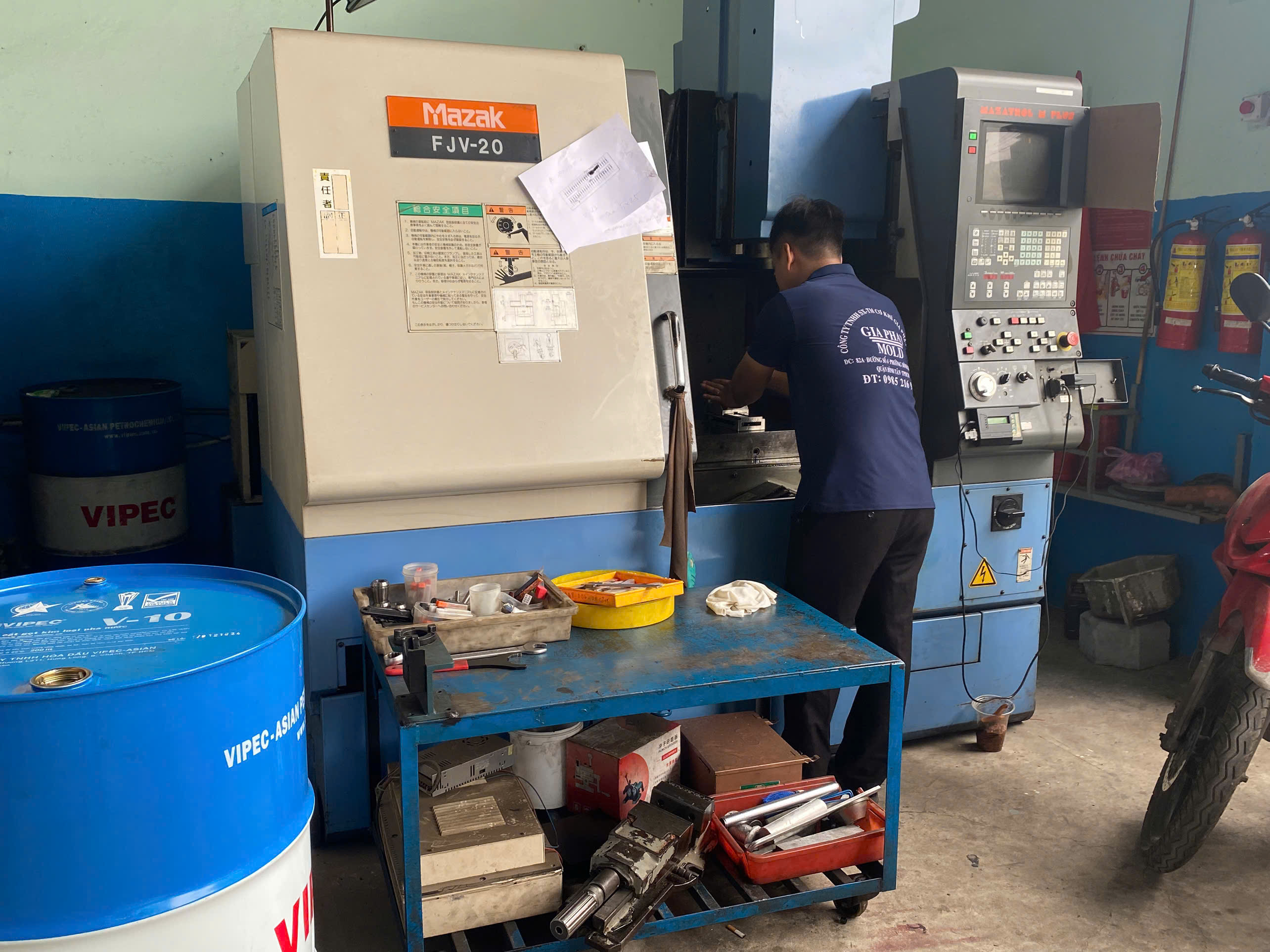 CNC milling machine 7